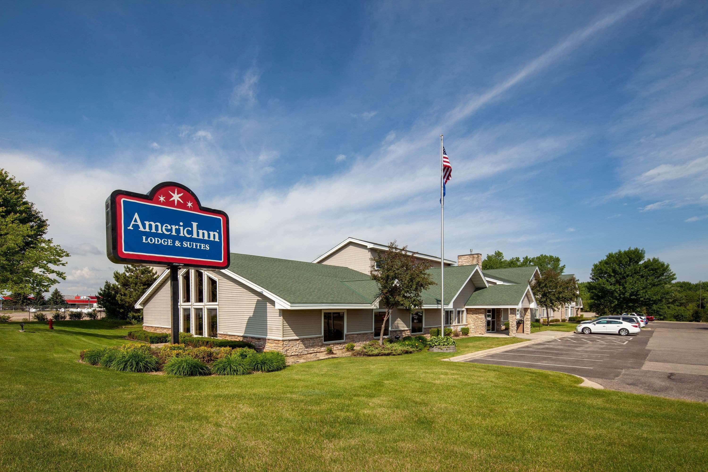 Americinn By Wyndham Нортфийлд Екстериор снимка