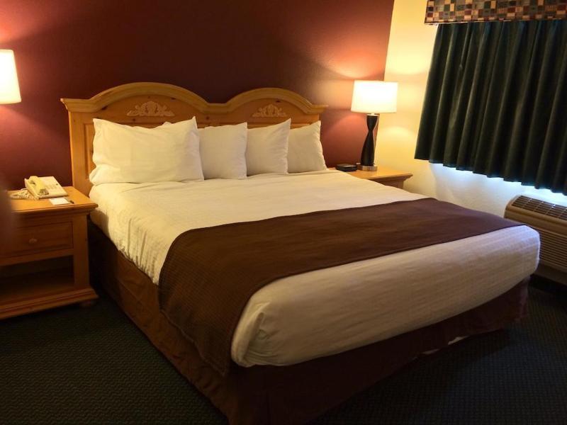 Americinn By Wyndham Нортфийлд Екстериор снимка